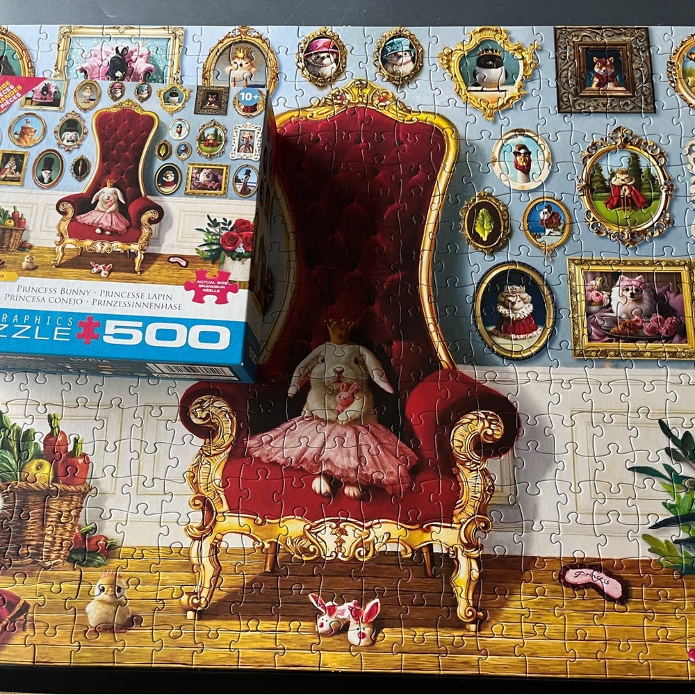 500-Piece Princess Bunny Puzzle - Red Velvet Throne